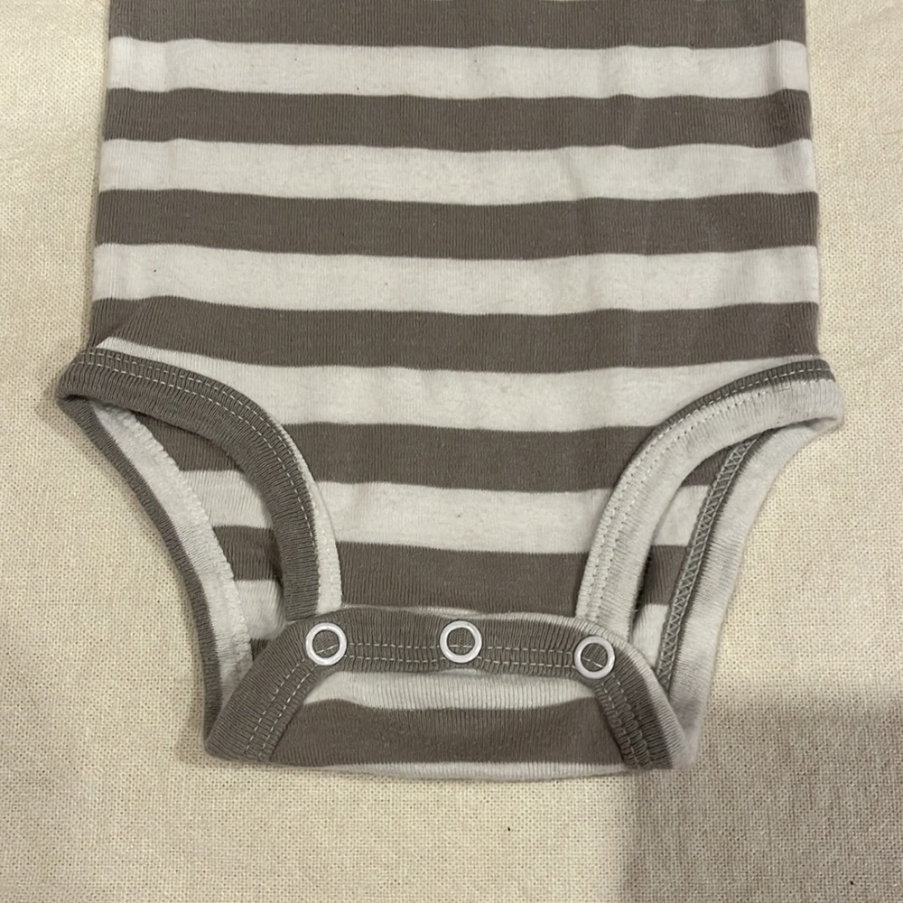 Carter’s Bodysuit - Picture 4 of 7